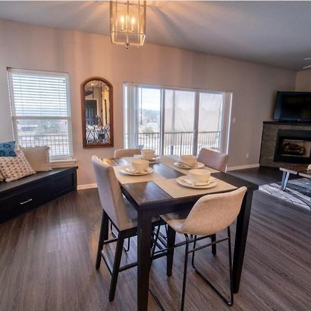 Brooklynn'S Bay, Elegant Lakefront Condo Retreat Hot Springs Eksteriør billede