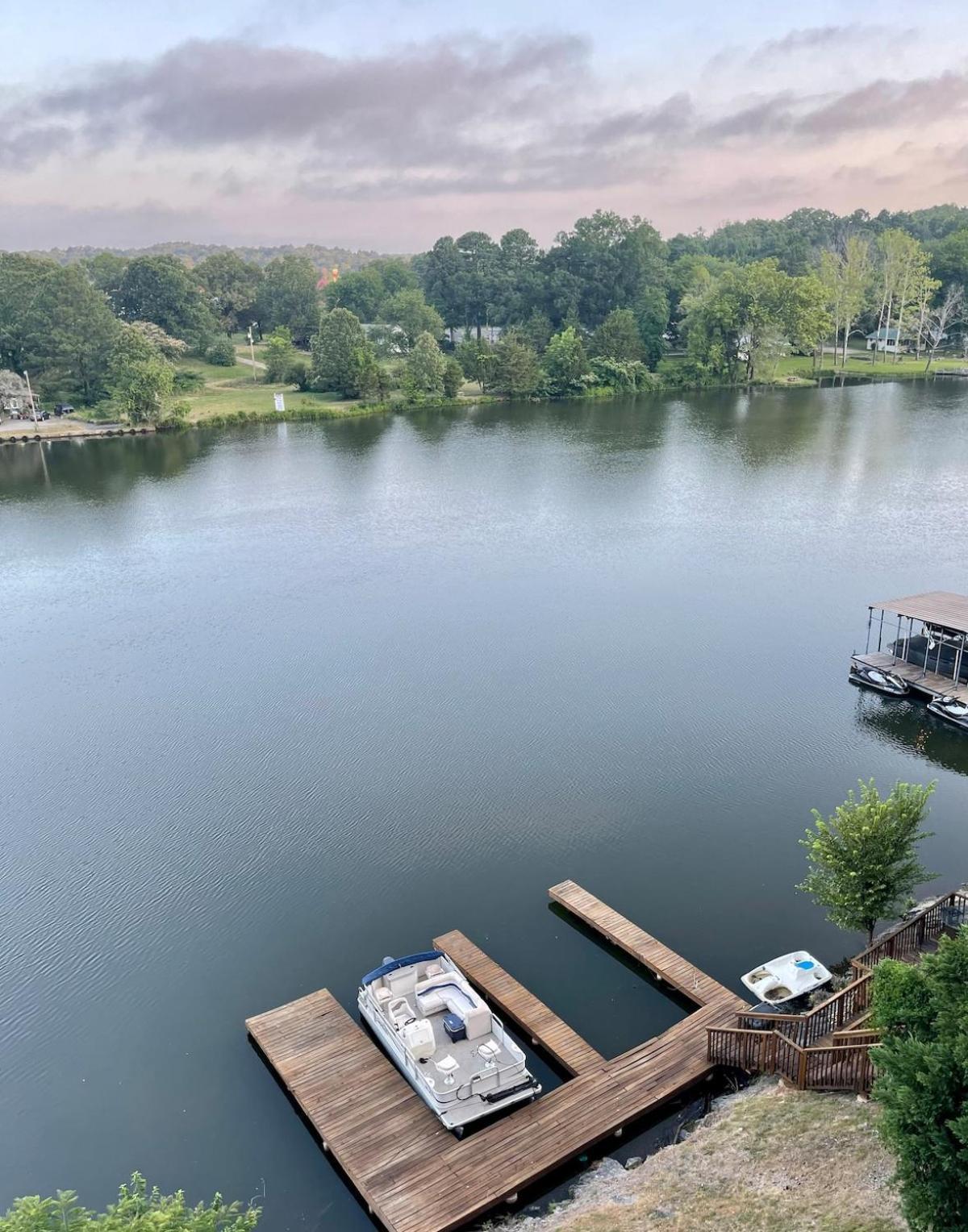 Brooklynn'S Bay, Elegant Lakefront Condo Retreat Hot Springs Eksteriør billede