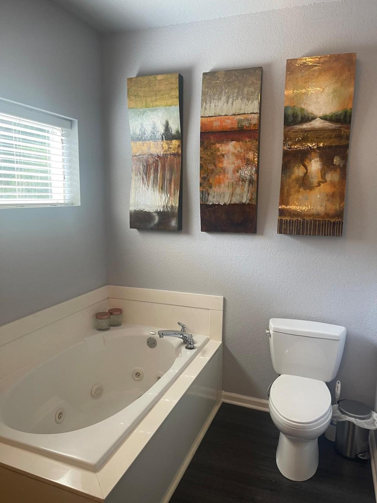 Brooklynn'S Bay, Elegant Lakefront Condo Retreat Hot Springs Eksteriør billede